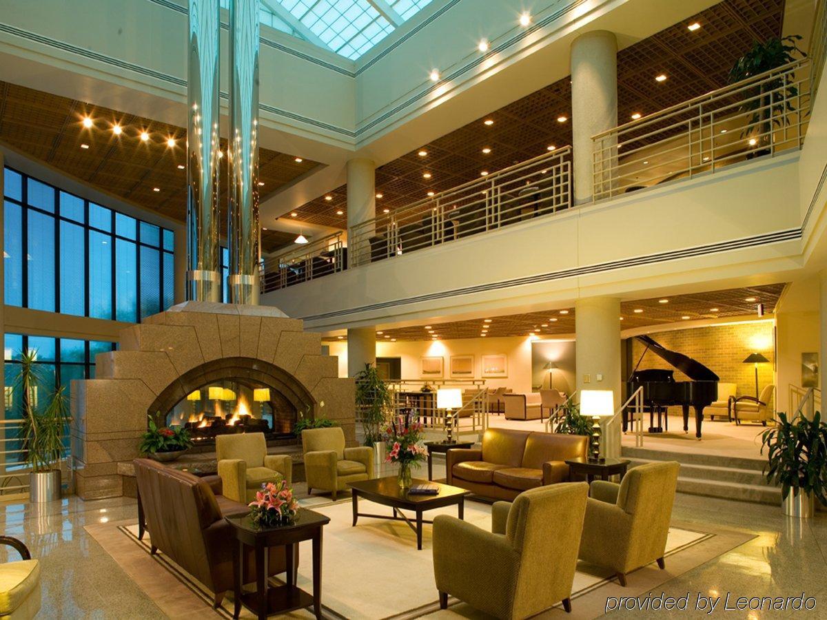 Oak Ridge Hotel Chaska Exterior photo