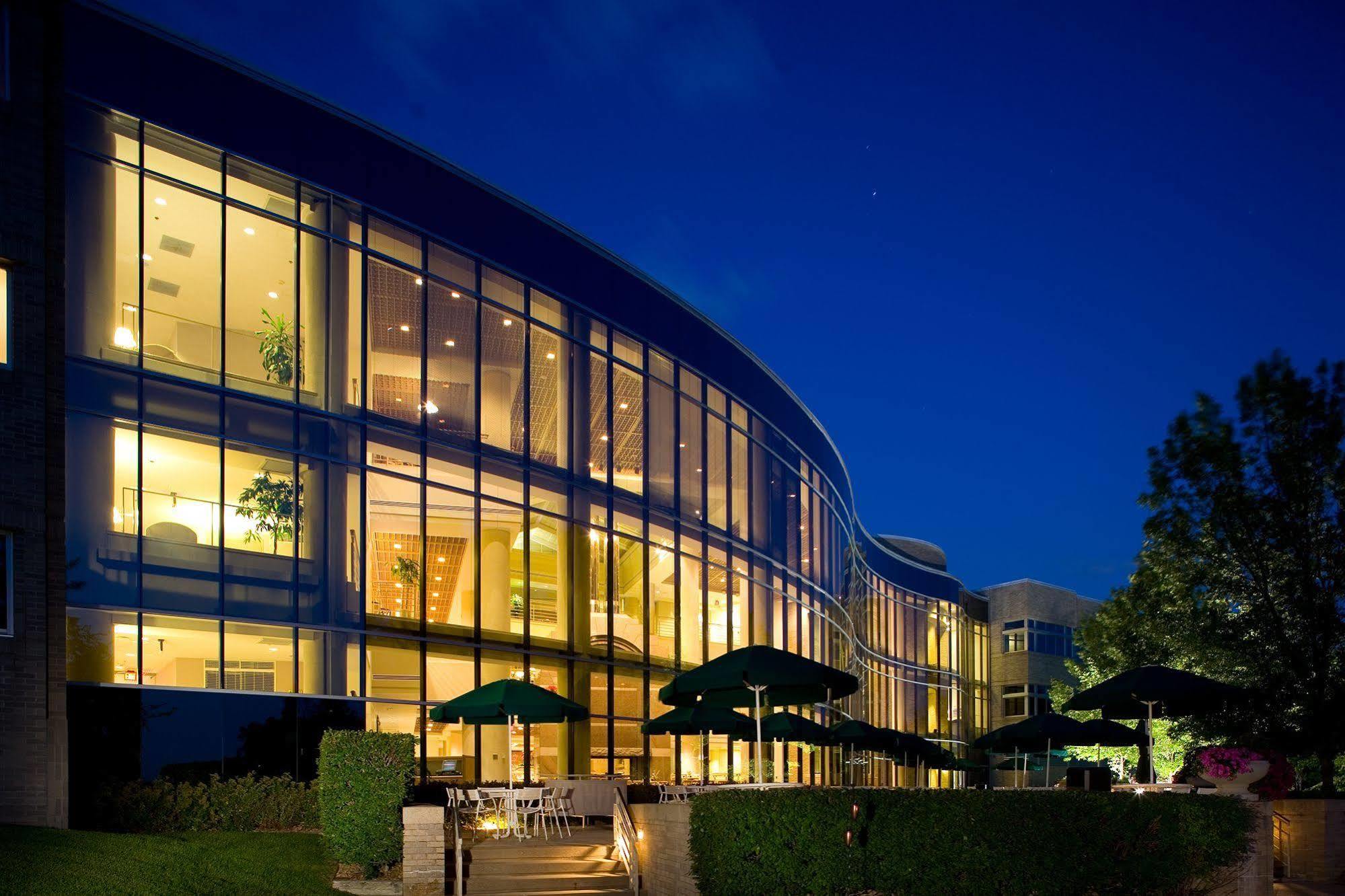 Oak Ridge Hotel Chaska Exterior photo